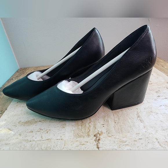 Matt and Nat Eco Ortholite Block Heels Stanley Black Size 5 - Picture 11 of 13